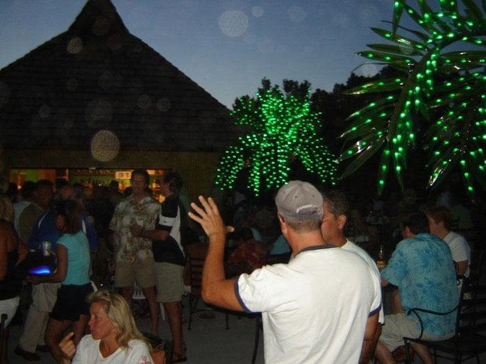 Ginos Surf (Luna Kai Tiki Bar) - From Web Listing (newer photo)